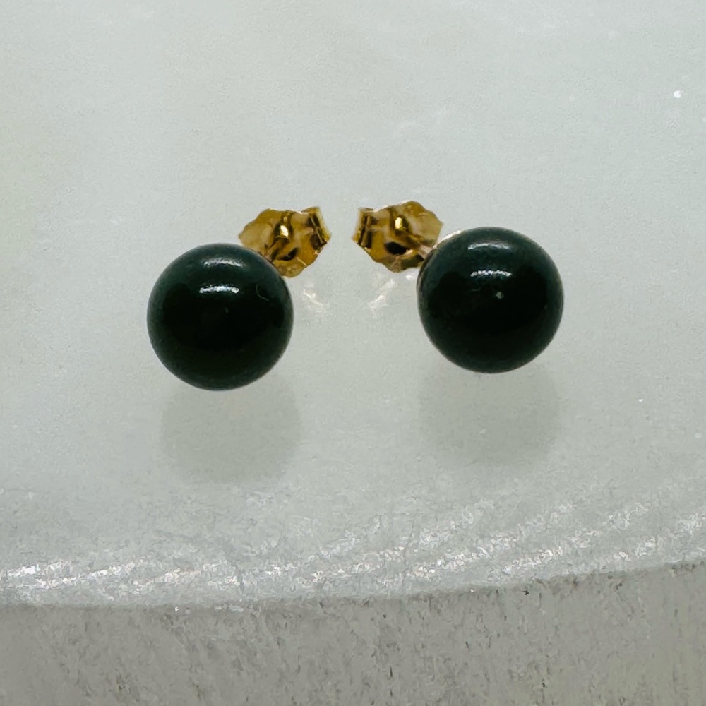 Vintage 14K Posts 8MM Jade / Jadeite Ball Earrings 2.1g